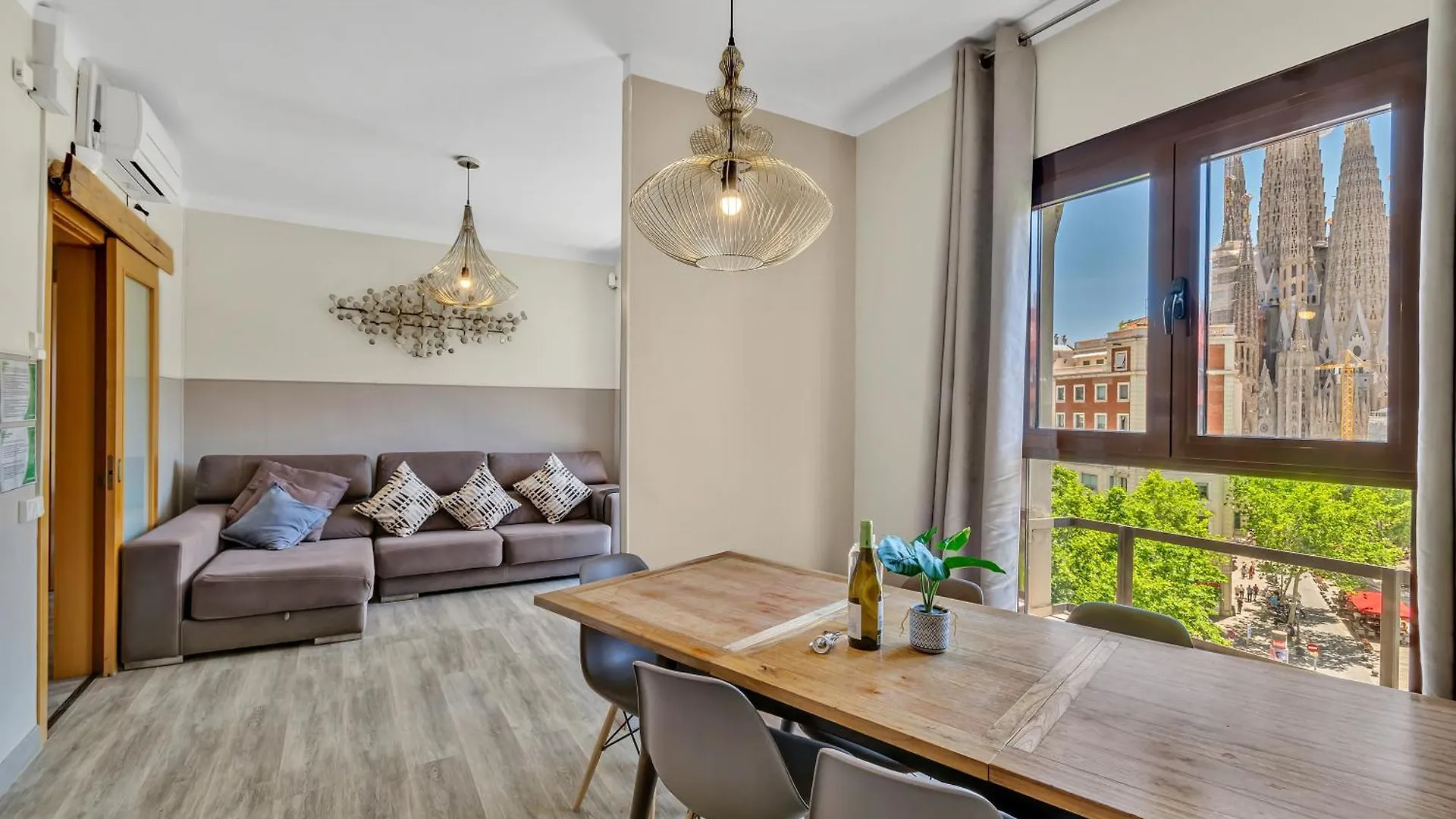 Suite Home Sagrada Familia برشلونة شقة